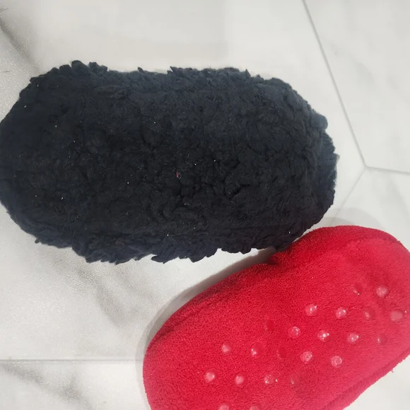 Disney Red Mickey Mouse Kids Slippers - Picture 6 of 10